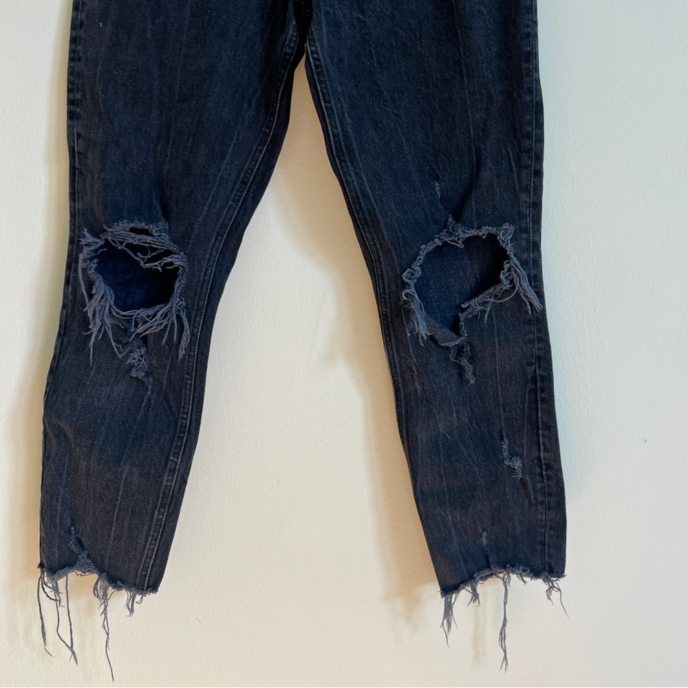 Abercrombie & Fitch Black High Rise Mom Jeans 27/4R - Picture 3 of 8